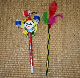 飛び出すオモチャ